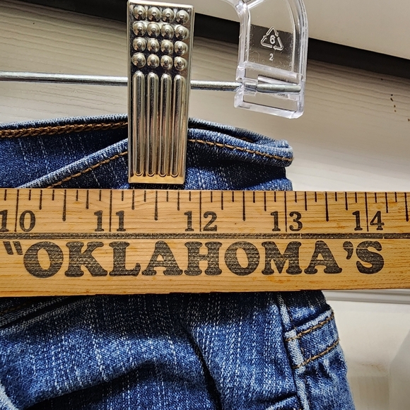 Levi’s Jeans 548 Women's 4 Medium Perfect Slimming Flare Dark Wash 4M - Nice! - Picture 4 of 10